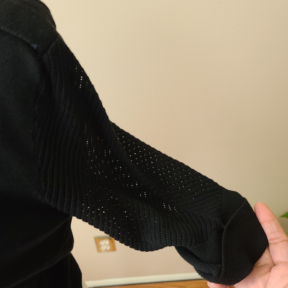 Black turtle neck sweater size M with gold buttons - Picture 5 of 5